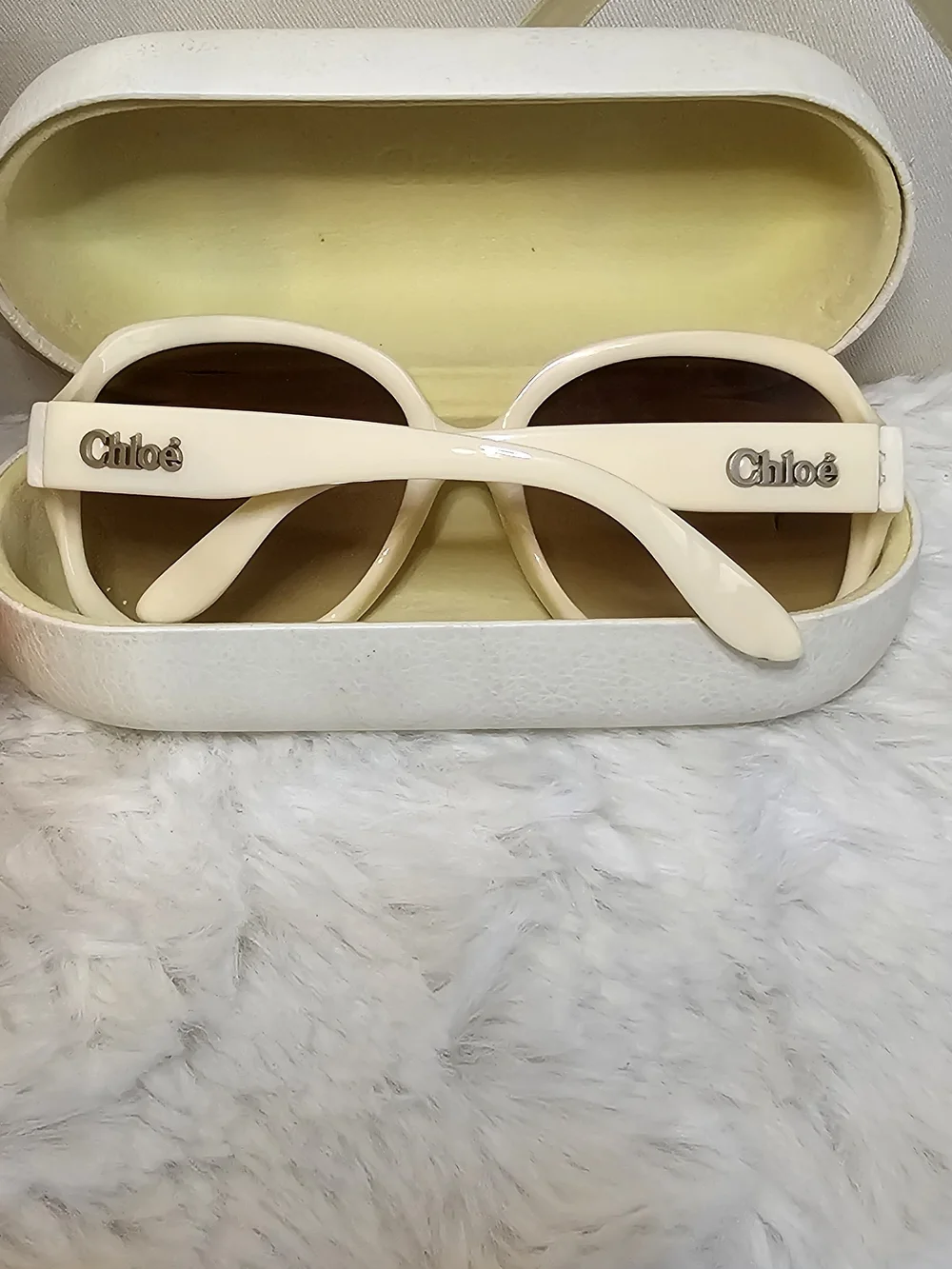 Chloe White Oversized Round Sunglasses with Brown Gradient Lenses